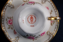 ROYAL CROWN DERBY ROYAL PINXTON ROSES A1155 - CUP & SAUCER   .....   https://www.jaapiesfinechinastore.com