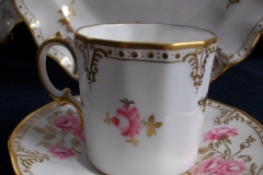 ROYAL CROWN DERBY ROYAL PINXTON ROSES A1155 - DEMI CUP & SAUCER   .....   https://www.jaapiesfinechinastore.com