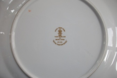 ROYAL CROWN DERBY ROYAL PINXTON ROSES A1155 -  LUNCH  PLATE    .....   https://www.jaapiesfinechinastore.com