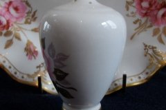 ROYAL CROWN DERBY ROYAL PINXTON ROSES A1155 -  SHAKER  7 HOLE  .....   http://jaapiesfinechinastore.com