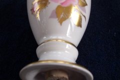 ROYAL CROWN DERBY ROYAL PINXTON ROSES A1155 -  SHAKER  7 HOLE  .....   http://jaapiesfinechinastore.com