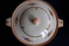 ROYAL WINTON/ GRIMWADES DUCHESS #9457-  COVERED SERVING BOWL   .....   http://jaapiesfinechinastore.com