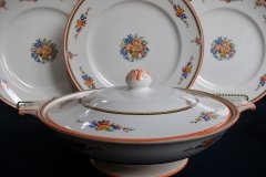 ROYAL WINTON/ GRIMWADES DUCHESS #9457-  COVERED SERVING BOWL   .....   http://jaapiesfinechinastore.com
