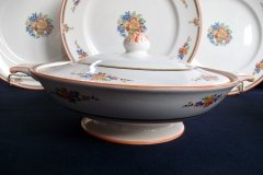 ROYAL WINTON/ GRIMWADES DUCHESS #9457-  COVERED SERVING BOWL   .....   http://jaapiesfinechinastore.com