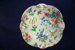 ROYAL WINTON QUEEN ANNE- ROUNDED SQUARE SWEET MEAT DISH  4 7/8"    .....   http://jaapiesfinechinastore.com