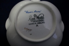 ROYAL WINTON QUEEN ANNE- ROUNDED SQUARE SWEET MEAT DISH  4 7/8"    .....   https://www.jaapiesfinechinastore.com