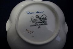 ROYAL WINTON QUEEN ANNE- ROUNDED SQUARE SWEET MEAT DISH  4 7/8"    .....   http://jaapiesfinechinastore.com
