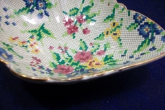 ROYAL WINTON QUEEN ANNE- SWEET MEAT DISH 5 5/8" (DIAMOND)   .....   https://www.jaapiesfinechinastore.com