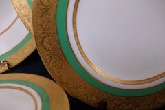 ROYAL WORCESTER 3353 GREEN- BREAD & BUTTER PLATE    .....   http://jaapiesfinechinastore.com