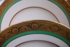 ROYAL WORCESTER 3353 GREEN- SALAD  PLATE    .....   http://jaapiesfinechinastore.com