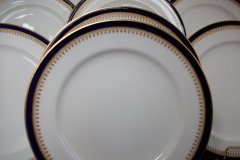 ROYAL WORCESTER COBALT 5488- LUNCHEON PLATE 9 1/8"  .....  http://jaapiesfinechinastore.com