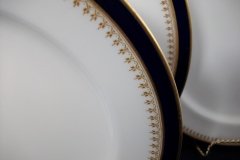 ROYAL WORCESTER COBALT 5488- LUNCHEON PLATE 9 1/8"  .....  http://jaapiesfinechinastore.com