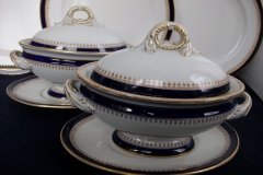ROYAL WORCESTER COBALT 5786- SAUCE TUREEN #2  .....  http://jaapiesfinechinastore.com