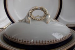 ROYAL WORCESTER COBALT 5786- SAUCE TUREEN #2  .....  http://jaapiesfinechinastore.com