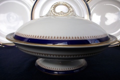 ROYAL WORCESTER COBALT 5786- COVERED FOOTED SERVING BOWL  .....  https://www.jaapiesfinechinastore.com