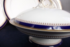 ROYAL WORCESTER COBALT 5786- COVERED FOOTED SERVING BOWL  .....  https://www.jaapiesfinechinastore.com