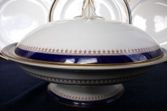 ROYAL WORCESTER COBALT 5786- COVERED FOOTED SERVING BOWL  .....  http://jaapiesfinechinastore.com