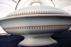 ROYAL WORCESTER COBALT 5786- COVERED FOOTED SERVING BOWL  .....  http://jaapiesfinechinastore.com