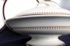 ROYAL WORCESTER COBALT 5786- COVERED FOOTED SERVING BOWL  .....  http://jaapiesfinechinastore.com