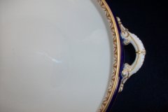 ROYAL WORCESTER (ROYAL CHINA WORKS-GRAINGER) COBALT 3224- SERVING BOWL- NO LID  .....  http://jaapiesfinechinastore.com