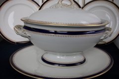 ROYAL WORCESTER COBALT 5786- SOUP TUREEN  .....  http://jaapiesfinechinastore.com