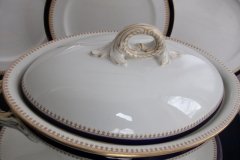 ROYAL WORCESTER COBALT 5786- SOUP TUREEN  .....  http://jaapiesfinechinastore.com