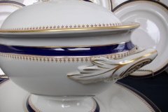 ROYAL WORCESTER COBALT 5786- SOUP TUREEN  .....  http://jaapiesfinechinastore.com