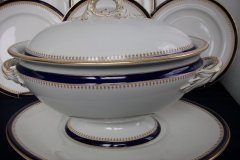 ROYAL WORCESTER COBALT 5786- SOUP TUREEN  .....  http://jaapiesfinechinastore.com