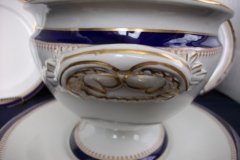 ROYAL WORCESTER COBALT 5786- SOUP TUREEN  .....  http://jaapiesfinechinastore.com