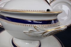 ROYAL WORCESTER COBALT 5786- SOUP TUREEN  .....  http://jaapiesfinechinastore.com