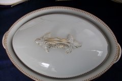 ROYAL WORCESTER COBALT 5786- SOUP TUREEN  .....  http://jaapiesfinechinastore.com
