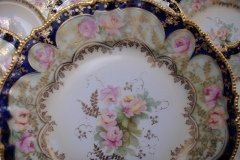 RS PRUSSIA VIERSA ROSES/COBALT-  LUNCH PLATE   .....   http://jaapiesfinechinastore.com