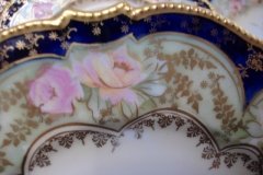RS PRUSSIA VIERSA ROSES/COBALT-  LUNCH PLATE   .....   http://jaapiesfinechinastore.com