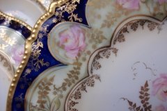 RS PRUSSIA VIERSA ROSES/COBALT-  LUNCH PLATE   .....   http://jaapiesfinechinastore.com