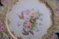 RS PRUSSIA VIERSA ROSES/COBALT-  LUNCH PLATE   .....   http://jaapiesfinechinastore.com