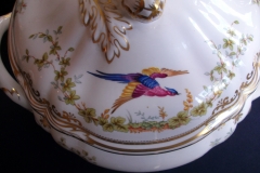 SPODE CHELSEA BIRD Y8555-  SOUP TUREEN & COVER  .....   https://www.jaapiesfinechinastore.com