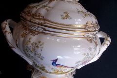 SPODE CHELSEA BIRD Y8555-  SOUP TUREEN & COVER  .....   https://www.jaapiesfinechinastore.com