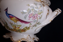 SPODE CHELSEA BIRD Y8555-  SOUP TUREEN & COVER  .....   https://www.jaapiesfinechinastore.com