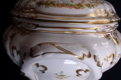 SPODE CHELSEA BIRD Y8555-  SOUP TUREEN & COVER  .....   https://www.jaapiesfinechinastore.com