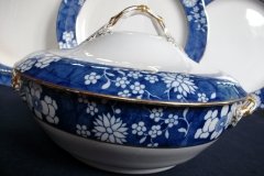 SPODE CRACKED ICE & PRUNUS #6669-  COVERED SERVING BOWL  ..... http://jaapiesfinechinastore.com