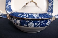 SPODE CRACKED ICE & PRUNUS #6669-  COVERED SERVING BOWL  ..... http://jaapiesfinechinastore.com
