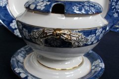 SPODE CRACKED ICE & PRUNUS #6669- SAUCE TUREEN & UNDERPLATE  ..... http://jaapiesfinechinastore.com