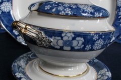 SPODE CRACKED ICE & PRUNUS #6669- SAUCE TUREEN & UNDERPLATE  ..... http://jaapiesfinechinastore.com