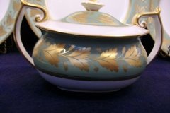 SPODE VALENTINE Y7706 GREEN WITH GOLD LEAF- COVERED SUGAR BOWL ..... http://jaapiesfinechinastore.com