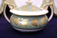 SPODE VALENTINE Y7706 GREEN WITH GOLD LEAF- COVERED SUGAR BOWL ..... http://jaapiesfinechinastore.com