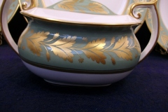 SPODE VALENTINE Y7706 GREEN WITH GOLD LEAF- COVERED SUGAR BOWL ..... https://www.jaapiesfinechinastore.com