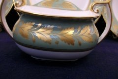 SPODE VALENTINE Y7706 GREEN WITH GOLD LEAF- COVERED SUGAR BOWL ..... http://jaapiesfinechinastore.com