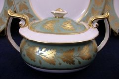 SPODE VALENTINE Y7706 GREEN WITH GOLD LEAF- COVERED SUGAR BOWL ..... http://jaapiesfinechinastore.com