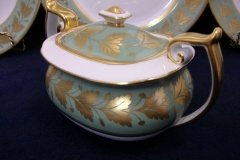 SPODE VALENTINE Y7706 GREEN WITH GOLD LEAF- COVERED SUGAR BOWL ..... http://jaapiesfinechinastore.com
