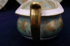 SPODE VALENTINE Y7706 GREEN WITH GOLD LEAF- COVERED SUGAR BOWL ..... http://jaapiesfinechinastore.com